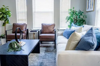 Image de Luxe 3br Oakland Escape | Chic Outdoor Living