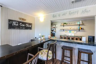 Home Bar, Lounge, and Arcade! Close to the beach and Marina