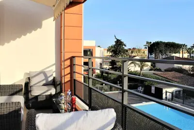 Image de Appartement Climatisé 3p, Piscine, Terrasse Sud, Parking Privé, Proche Plage et Gare