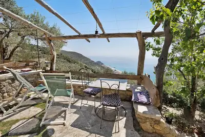 Image de Appartement \"Ulivo\" avec vue sur mer, terrasse partagée et Wi-Fi.