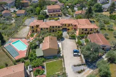 Image de Appartement 'Bilocale Foglia Tonda' avec terrasse, piscine partagée et Wi-Fi