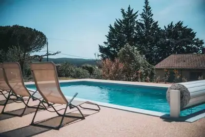 Image de *Villa spacieuse pour 8 personnes avec piscine à proximité de Vallon-Pont-d'Arc*