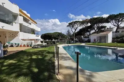 Image de Spacious 2 Bed, 2 Bath ground floor apartment. 10 min from Beach