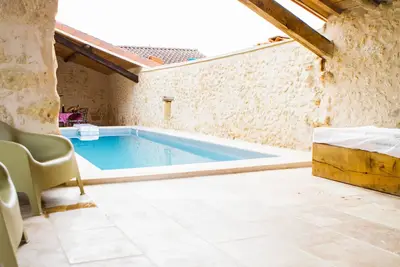 Image de Belle maison de campagne avec piscine