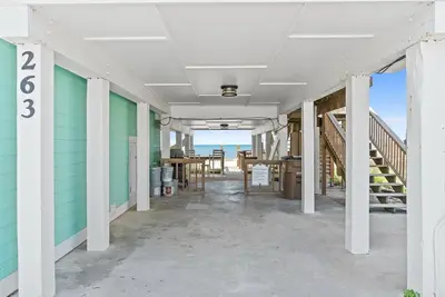 Image de 4 bdrm, Beach Front, Sun-Sun  Pet Friendly