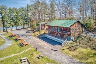 Image de Dog-friendly condo with on-site golf and lakeside pool - 500 ft. from the lake