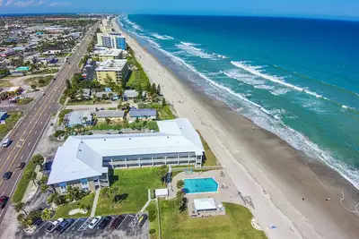 Image de Dog-friendly condo in oceanfront complex with pool & direct beach access