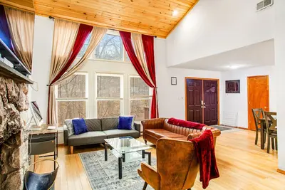 Image de Serene, dog-friendly lakefront retreat with private sauna, amazing view, & Ac