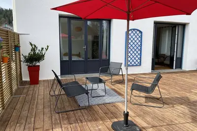 Image de Appartement « Tilleul »équipé Pmr en Rez de jardin, piscine et sauna. Proche lac