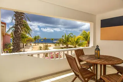 Oceanfront Condo, Pier Access to Popular Dive Site!