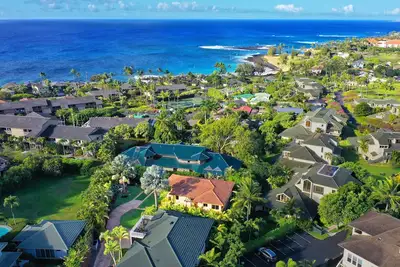 Image de Spacious House: 5 Minute Walk to the Beach