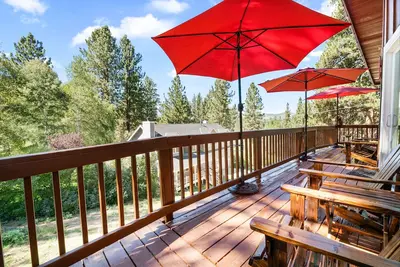 Image de Views! ! Walk to The Village, Marina, Lake, & Trails!