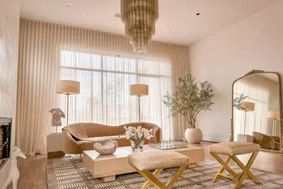 Image de Kirby Haus · Modern Luxury · West U· RiceVillage · sleeps16 ·3900sqft ⭐️⭐️⭐️⭐️⭐️