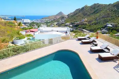 Image de Newly Remodeled, Bay View in Pedregal, Close walk to downtown Cabo