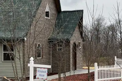 Image de Storybook House - A Fairy Tale Themed Cottage