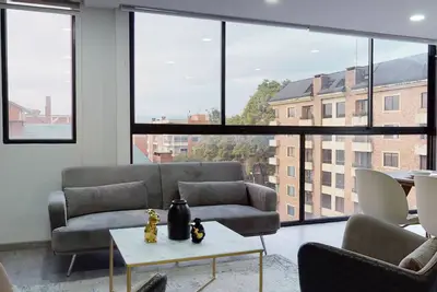 Spectacular 2 Bedroom Apartment With Balcony