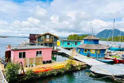 Image de Strawberry Island Resort Floating Cabin Rentals.