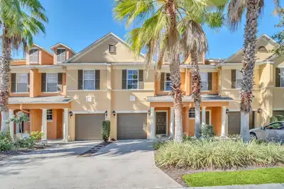 Image de Gorgeous Town House With Golf Course Views