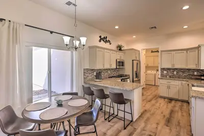 Image de Bright Home w/ Yard, 4 Mi to Colorado River!