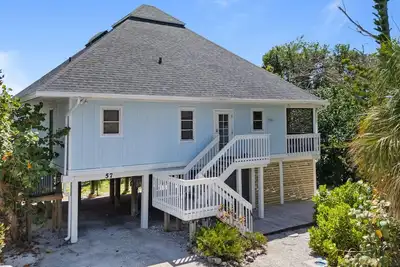 Image de Welcome to Paradise! Newly Renovated beach bungalow in the heart of Captiva!
