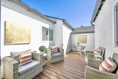 Image de Modern clean relaxing gateway! Close to all La fun!