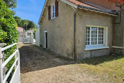 Image de Charmante Maison Vendéenne à 350m de la Plage avec Cour Ens. et Parking