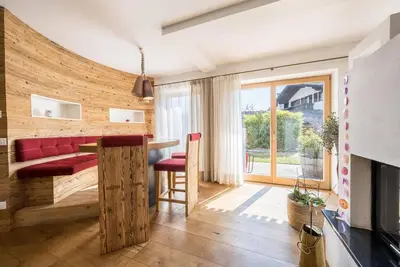 Image de Appartement 'Little Charmed House' avec vue sur la montagne, jardin et Wi-Fi