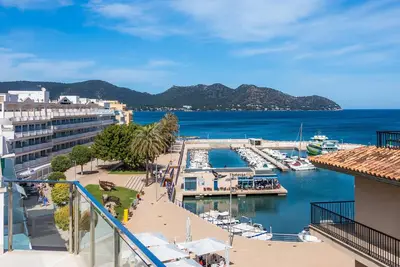 Image de Appartement \"Vives\" avec vue sur mer, terrasses et Wi-Fi.