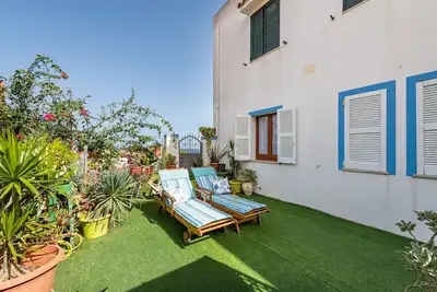 Image de Maison \"Casa Leo\" avec vue sur la mer, jardin et climatisation. Animaux bienvenus.