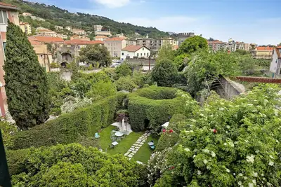 Image de Appartement \"Trilocale Ginevra\" avec vue sur les montagnes, balcon et Wi-Fi.