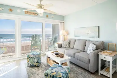 Image de Oceanfront with Pool - New Flooring - New Furniture