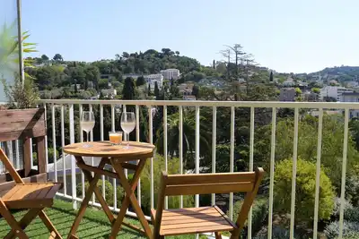 Image de Joli appartement stylé, T3 avec deux balcons et vue, dernier étage