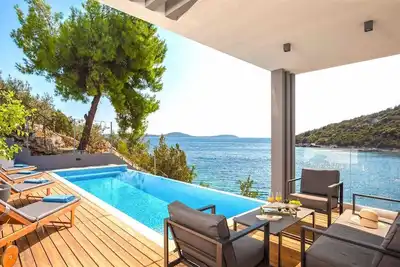 Villa Endless Summer - Villa 5 étoiles en bord de mer avec piscine