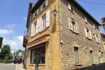 Image de Gîte de charme avec sauna au cœur du Beaujolais jusqu'à 14 personnes