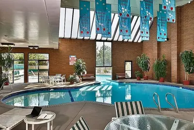 Image de Enjoy Panoramic Wenatchee Valley Views! Gorgeoyus Room w\/ Large Window, Pool