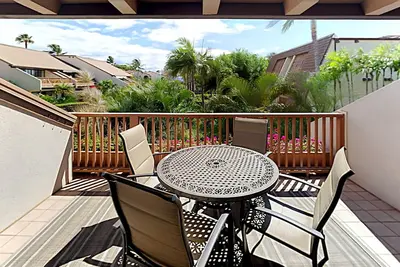 Image de Top-floor condo with pools, hot tub, Ac, beach gear & 3 lanais - walk to beach