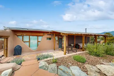 Image de Casa de Taos: Enchanting Retreat on 2. 5 Acres w\/ Hot Tub & Stunning Views