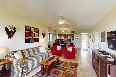 Image de Wonderful home with central Ac, heated pool & hot tub - close to dining