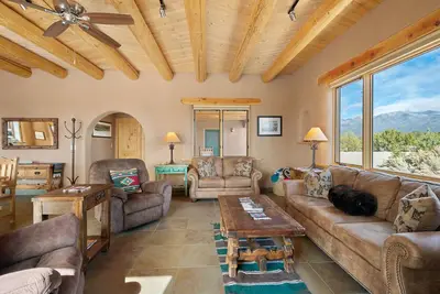 Image de Casa Cielo | New Desert Hideaway | Mountain View, Custom Décor, Hot Tub