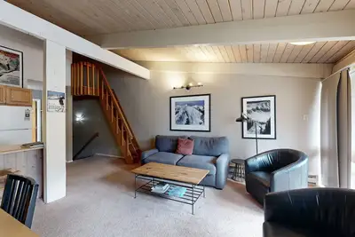 Image de Sierra Del Sol | Fantastic Ski-In, Ski-Out Retreat with Loft & Views