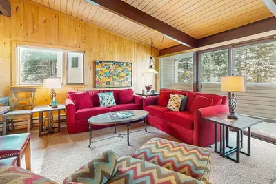Image de Large mountainside condo at Taos Ski Valley with views  & balcony - near hiking