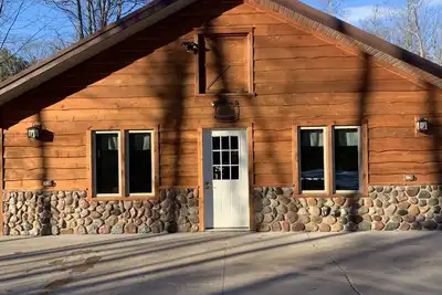Image de Spacious Northwoods Cabin with Amazing Game Room