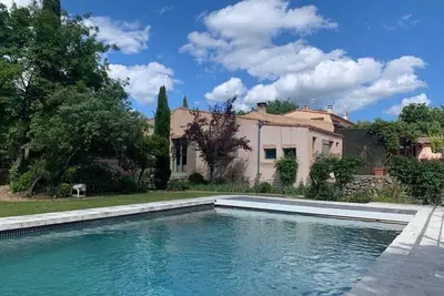 Image de Très belle vue, calme et de tout confort à 3km exactement du centre-ville
