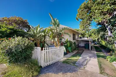 Image de Newly-upgraded home with Diamond Head views - walk to Waikiki Beach