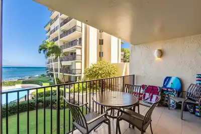 Image de Spacious condo with an ocean view, pool, & washer/dryer -  walk to beach