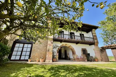 Image de 17th century mansion, Finca Stylish Host, sea views. . .