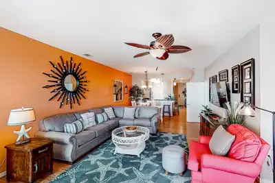 Image de Luxury south-side condo with great views of the Atlantic/Back Bay, pools, & gym