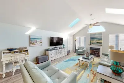 Image de Canal-front home with private pool & views - 1 block to the beach