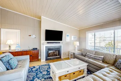 Image de Lovely home with private pool, hot tub, foosball, air hockey & easy beach access