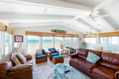 Image de Oceanfront home w/private pool, beautiful views, WiFi, central Ac, private W/D